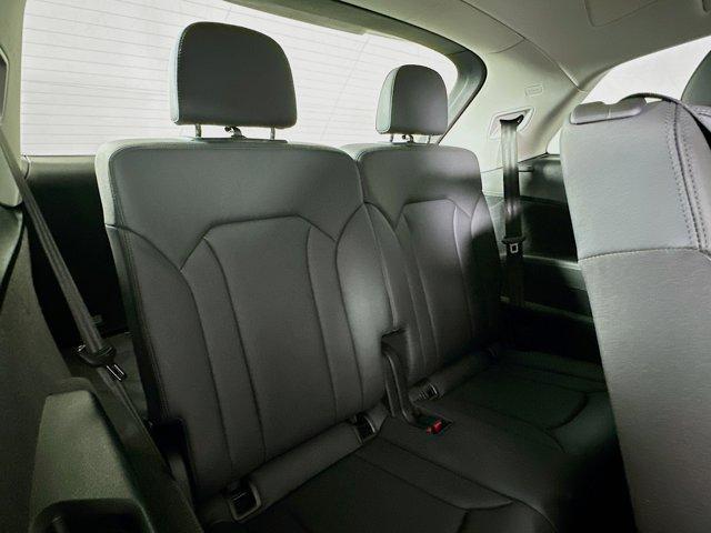 Photo of 2024 Samurai Gray Metallic Audi Q7