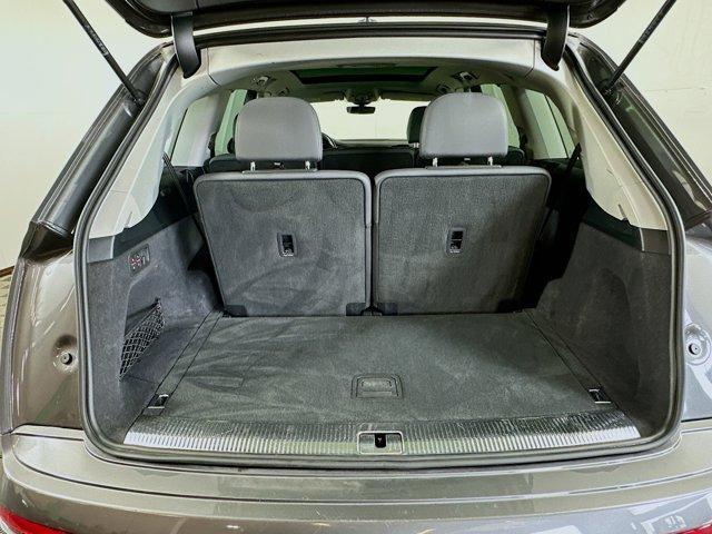 Photo of 2024 Samurai Gray Metallic Audi Q7