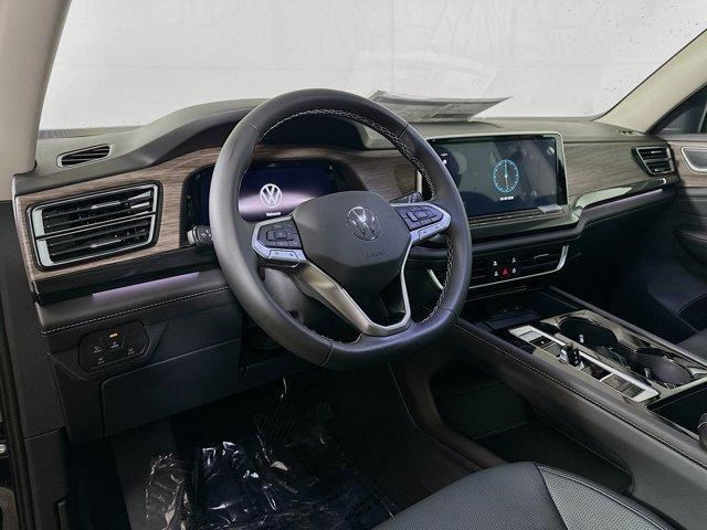 Photo of 2025 Deep Black Pearl Effect Volkswagen Atlas