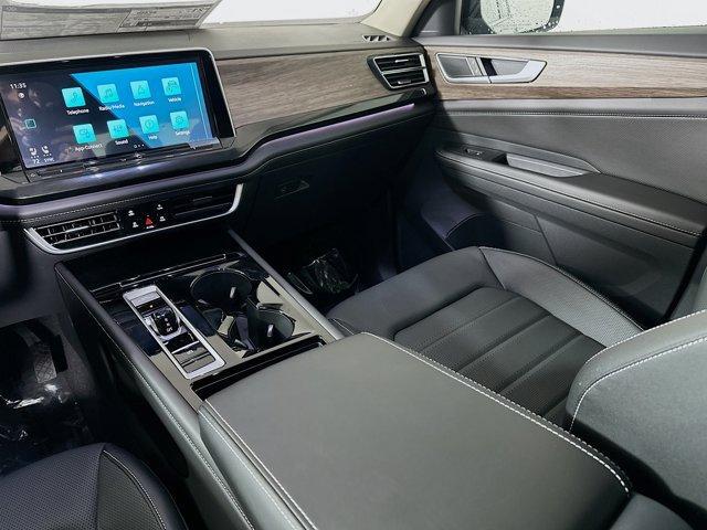 Photo of 2025 Deep Black Pearl Effect Volkswagen Atlas