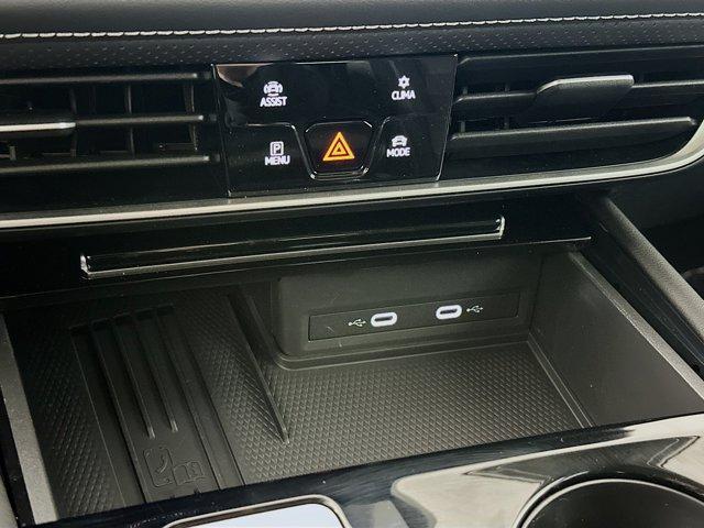 Photo of 2025 Deep Black Pearl Effect Volkswagen Atlas