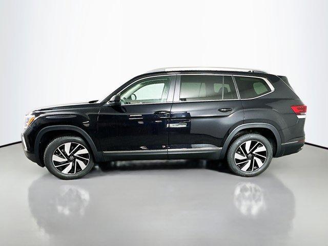 Photo of 2025 Deep Black Pearl Effect Volkswagen Atlas