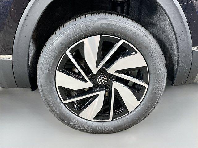 Photo of 2025 Deep Black Pearl Effect Volkswagen Atlas