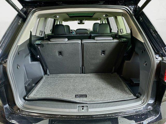 Photo of 2025 Deep Black Pearl Effect Volkswagen Atlas