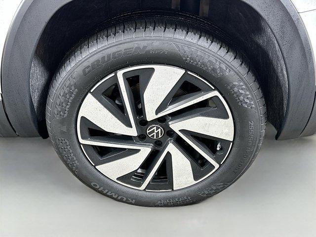 Photo of 2025 Opal White Pearl Effect Volkswagen Atlas