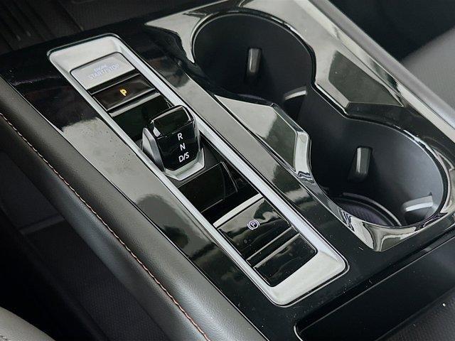 Photo of 2025 Deep Black Pearl Effect Volkswagen Atlas