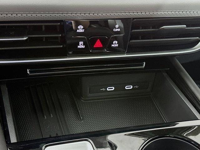 Photo of 2025 Deep Black Pearl Effect Volkswagen Atlas