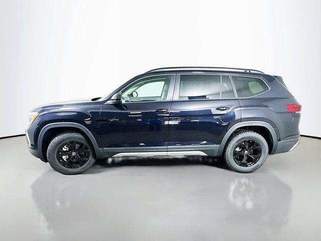 Photo of 2025 Deep Black Pearl Effect Volkswagen Atlas