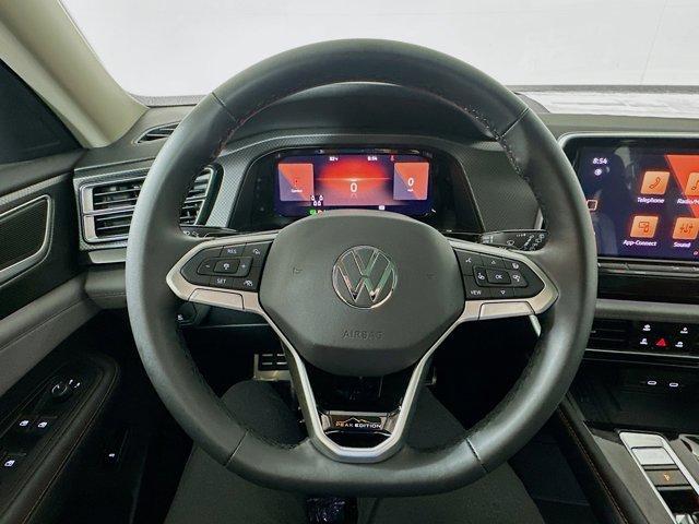 Photo of 2025 Deep Black Pearl Effect Volkswagen Atlas