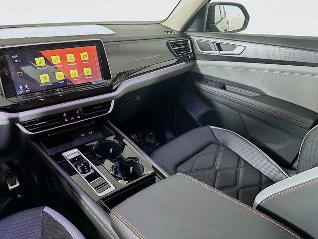 Photo of 2025 Deep Black Pearl Effect Volkswagen Atlas