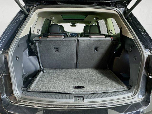Photo of 2025 Deep Black Pearl Effect Volkswagen Atlas