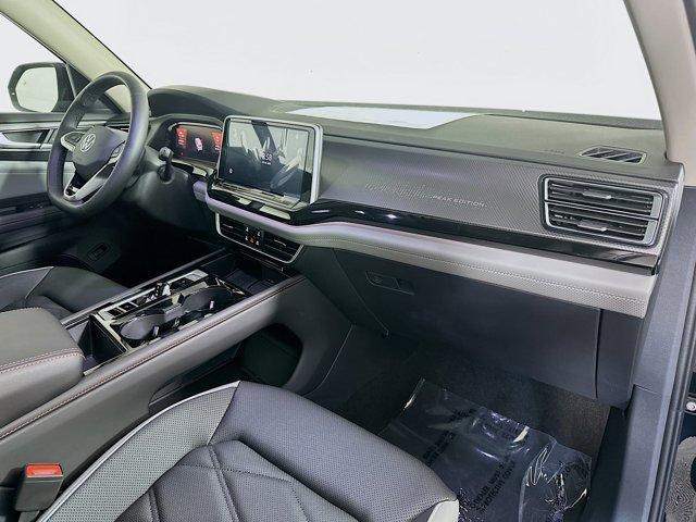 Photo of 2025 Deep Black Pearl Effect Volkswagen Atlas