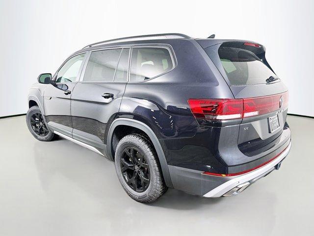 Photo of 2025 Deep Black Pearl Effect Volkswagen Atlas