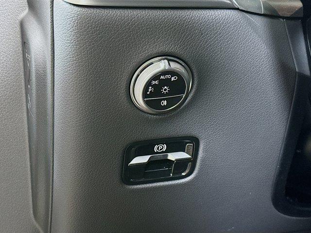 Photo of 2025 Polar White Mercedes-Benz GLC 350e