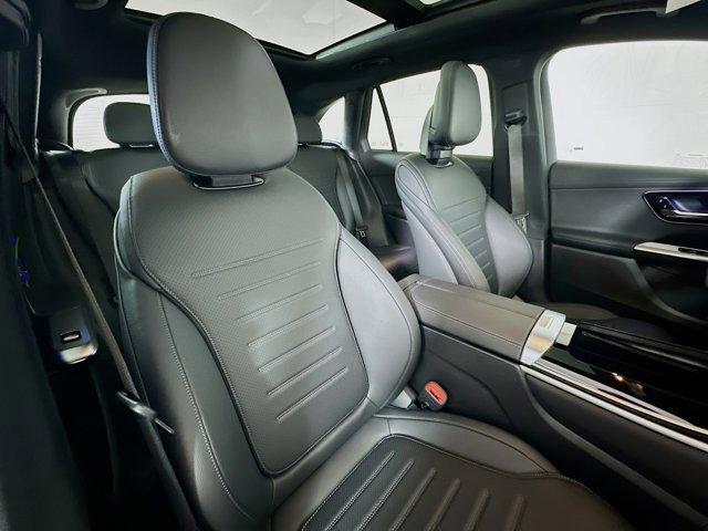 Photo of 2025 Polar White Mercedes-Benz GLC 350e