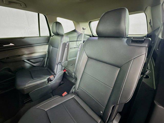 Photo of 2022 Deep Black Pearl Effect Volkswagen Atlas