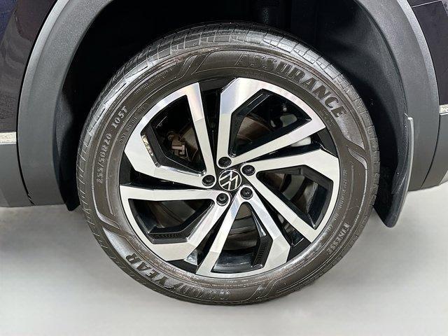Photo of 2022 Deep Black Pearl Effect Volkswagen Atlas