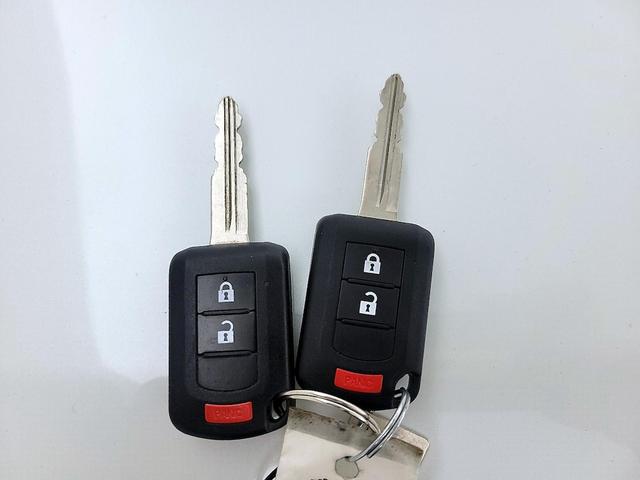 Photo of 2019 White Mitsubishi Mirage