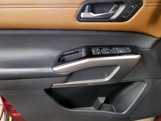 Photo of 2022 Red Nissan Pathfinder