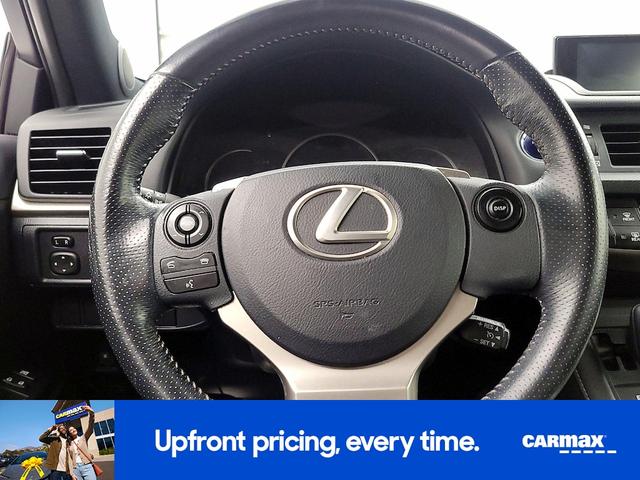 Photo of 2015 White Lexus CT 200h