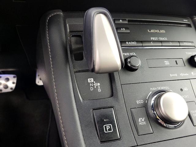 Photo of 2015 White Lexus CT 200h