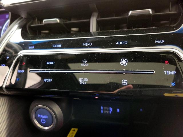 Photo of 2021 White Toyota Venza