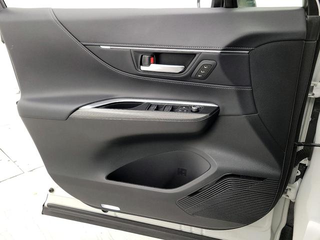 Photo of 2021 White Toyota Venza