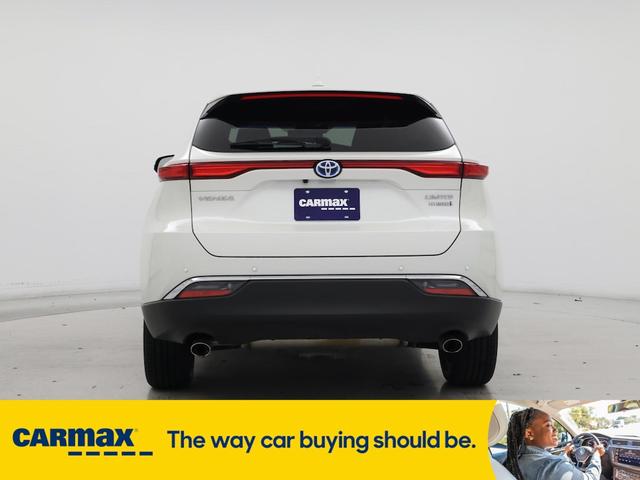 Photo of 2021 White Toyota Venza