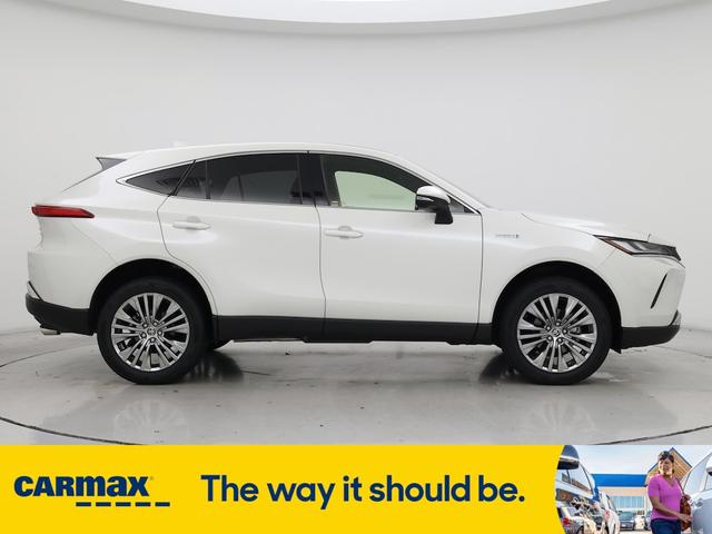 Photo of 2021 White Toyota Venza