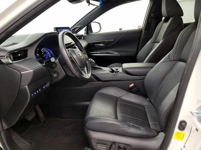 Photo of 2021 White Toyota Venza