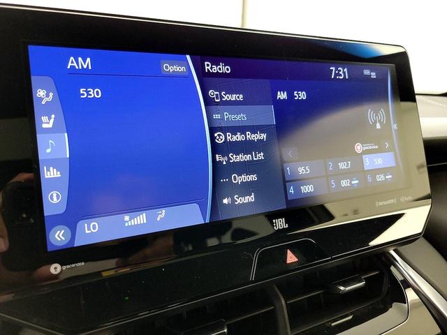 Photo of 2021 White Toyota Venza