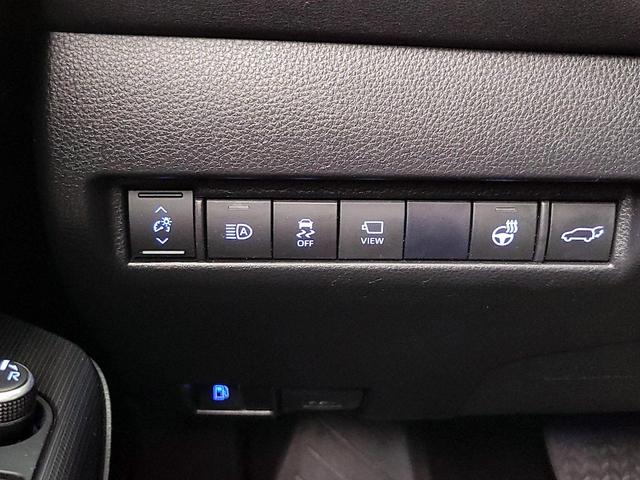 Photo of 2021 White Toyota Venza