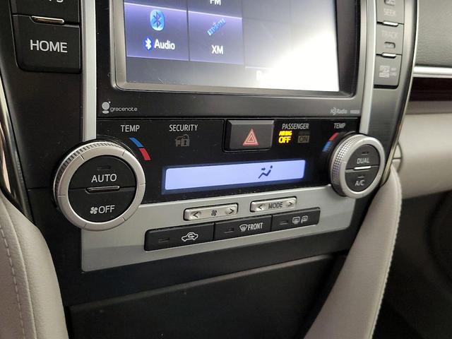 Photo of 2014 Silver Toyota Camry