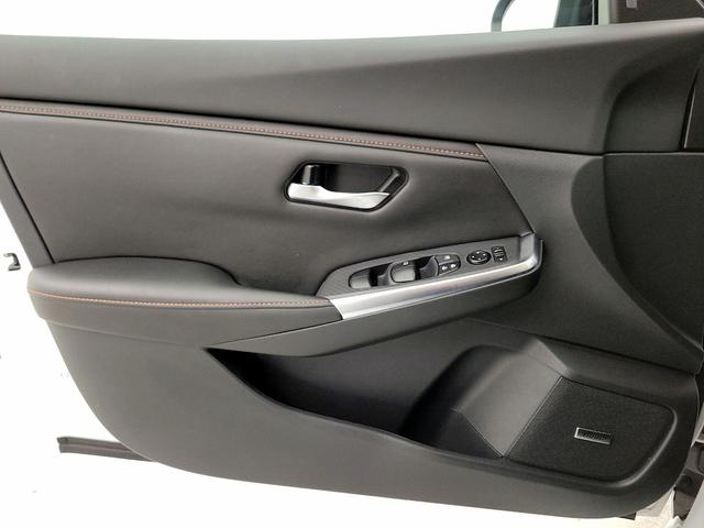 Photo of 2022 White Nissan Sentra