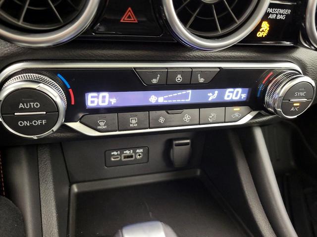 Photo of 2022 White Nissan Sentra