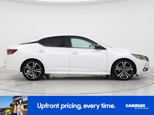 Photo of 2022 White Nissan Sentra