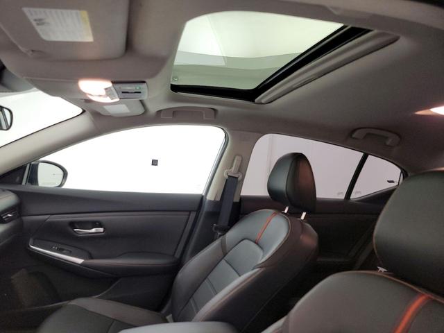 Photo of 2022 White Nissan Sentra