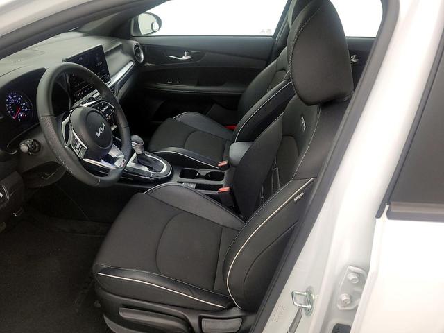 Photo of 2023 White Kia Forte
