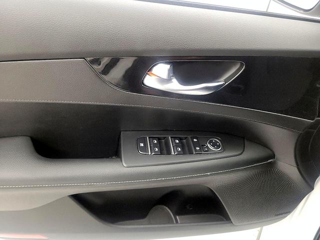 Photo of 2023 White Kia Forte