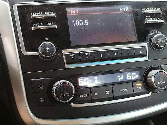 Photo of 2017 Gray Nissan Altima