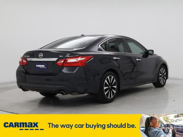 Photo of 2017 Gray Nissan Altima