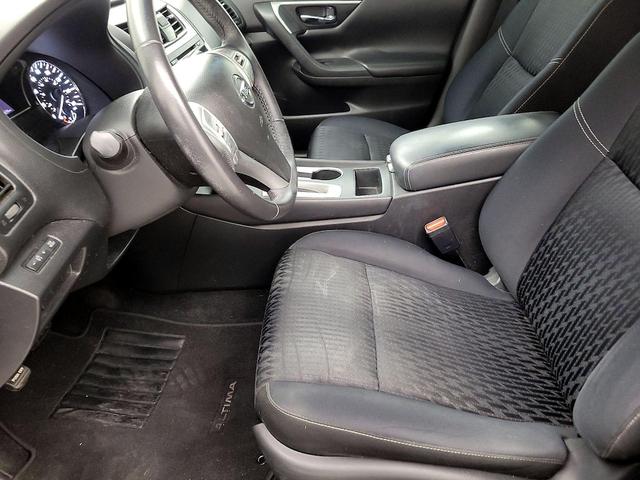 Photo of 2017 Gray Nissan Altima