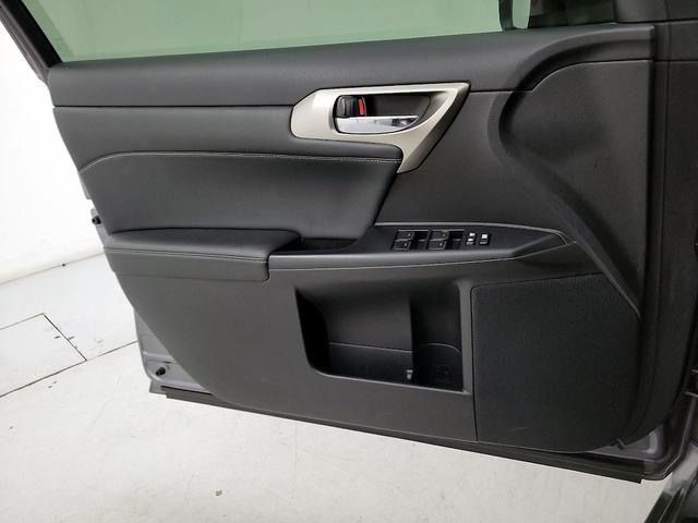 Photo of 2014 Gray Lexus CT 200h