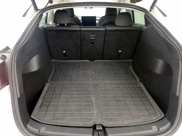 Photo of 2021 White Tesla Model Y
