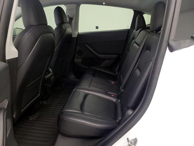 Photo of 2021 White Tesla Model Y