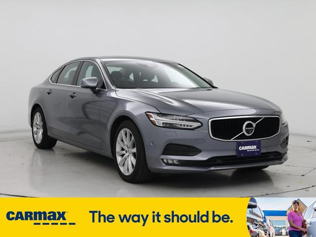 2017 Volvo S90