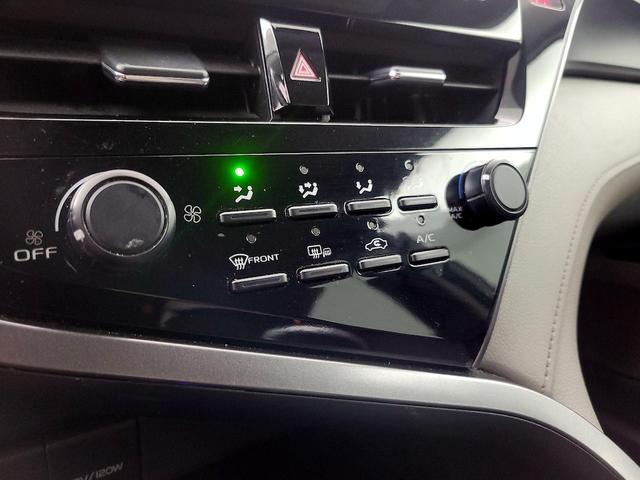 Photo of 2021 Black Toyota Camry