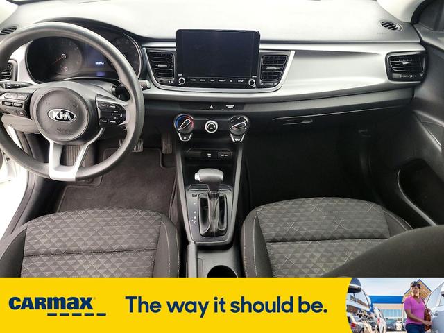 Photo of 2021 White Kia Rio
