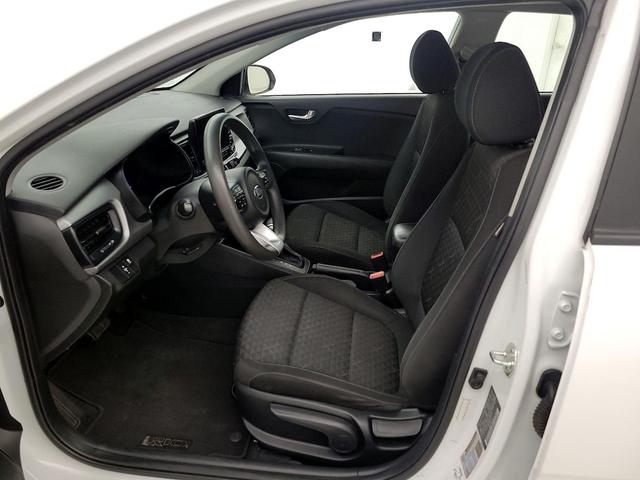 Photo of 2021 White Kia Rio