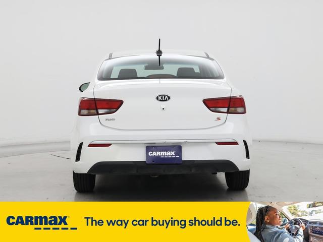 Photo of 2021 White Kia Rio